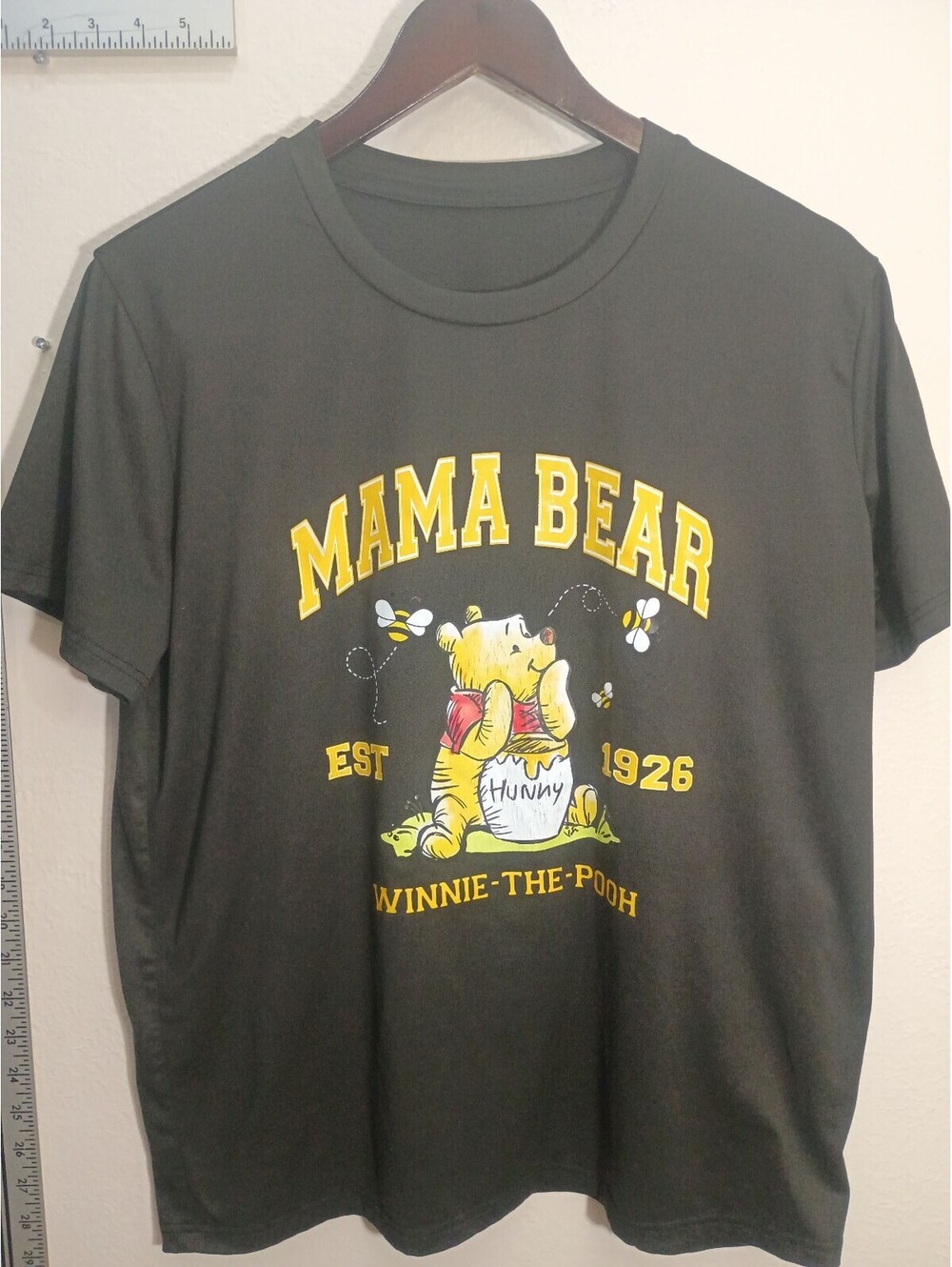 Disney Winnie the Pooh Mama Bear Graphic T-Shirt Large